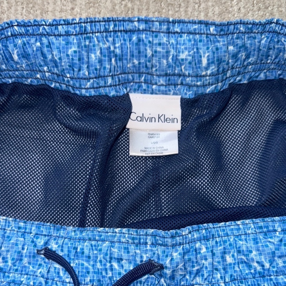 Calvin Klein Blue Swim Trunks Men’s Size L Drawstring Pockets Mesh Liner - Picture 7 of 10
